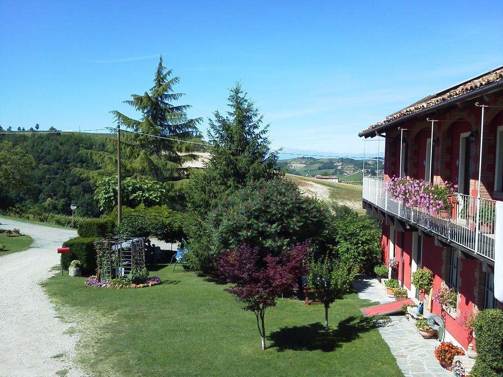 Bricco Del Gallo Sinio Buitenkant foto